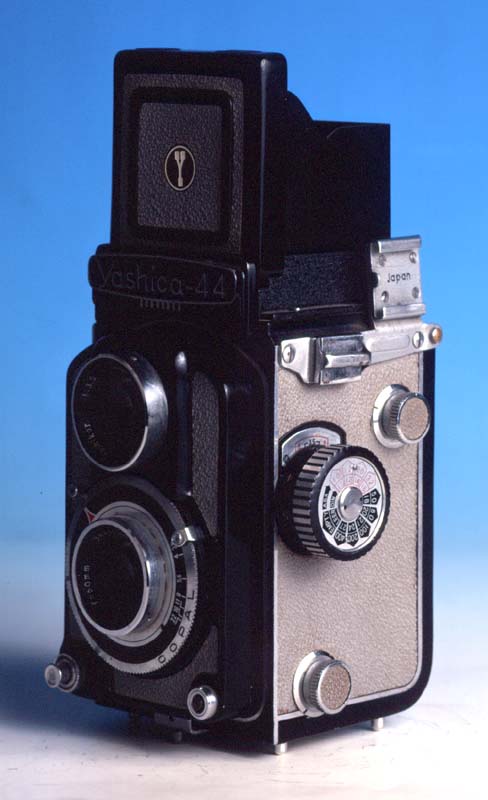 Yashica  44A (3/4 face)
