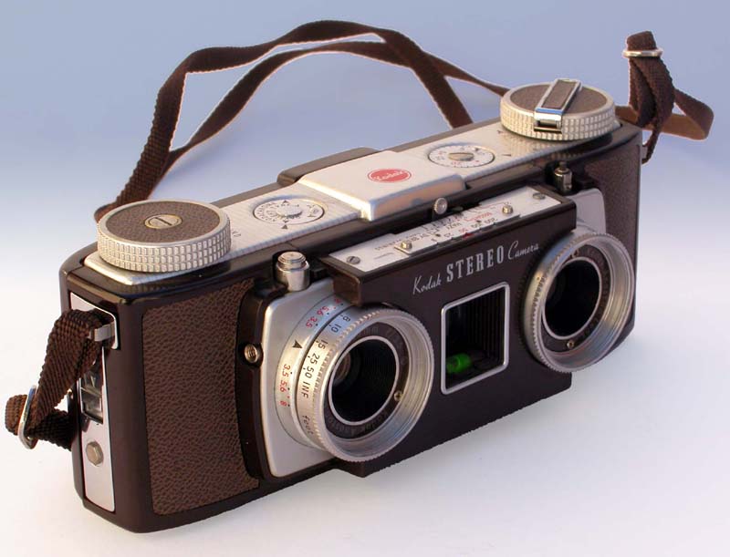 Kodak Stereo : l'appareil de 3/4 face.